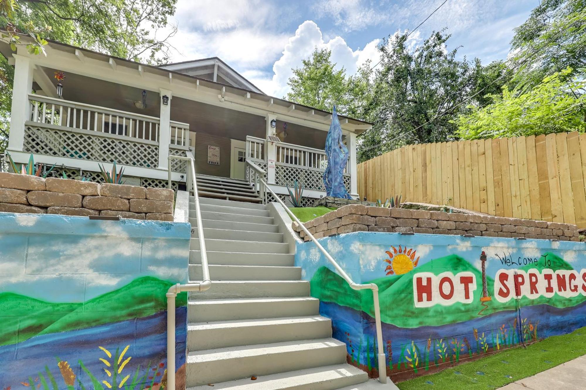 Hot Springs Home With Yard, Walk To Bathhouse Row! 외부 사진